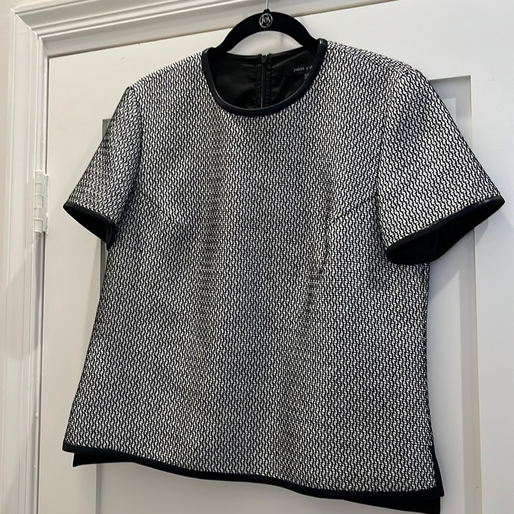 Statement top